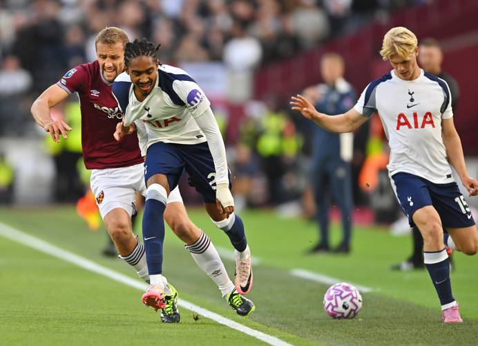 波媒：佛罗伦萨有意斯佩齐亚的波兰国脚维希涅夫斯基（波兰媒体：佛罗伦萨有意引进斯佩齐亚波兰国脚维希涅夫斯基）