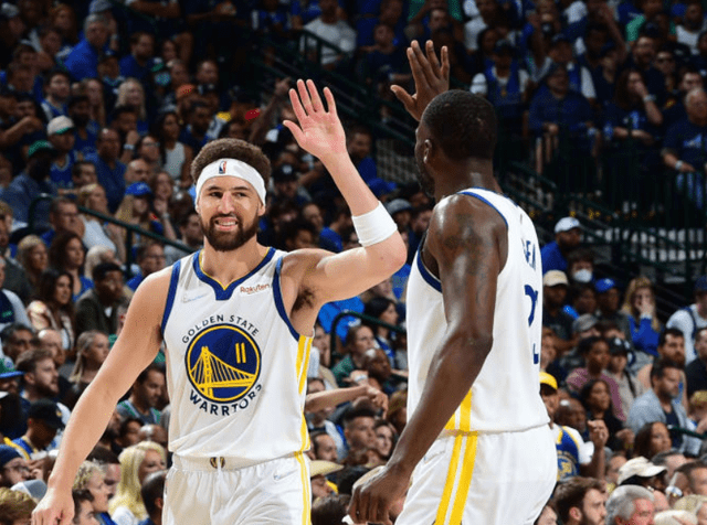 雷霆＆勇士合计狂轰33记三分，三分命中率均超4成（勇士与雷霆合飙33记三分，外线命中率双双破四成）