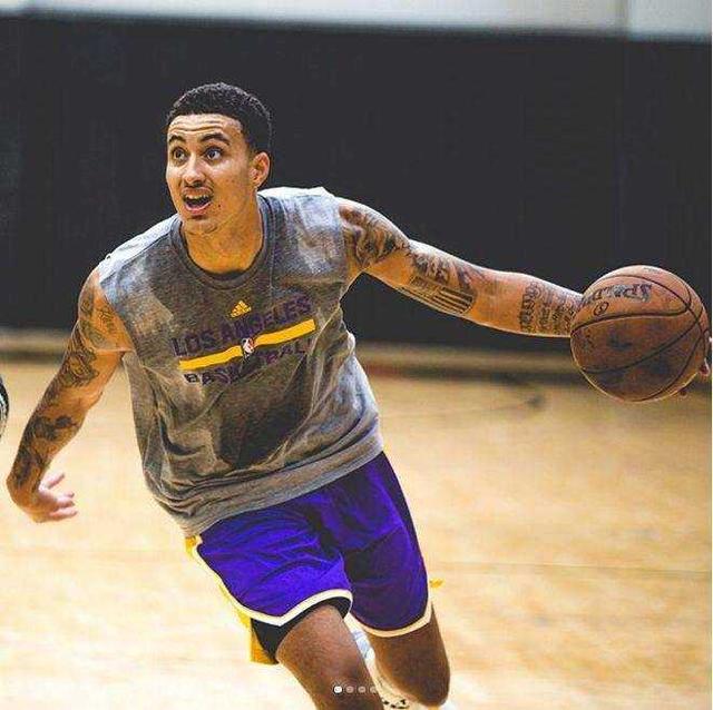 马科斯-阿隆索：祖父说迪斯蒂法诺比梅西出色，时代标准不同（马科斯-阿隆索：祖父称迪斯蒂法诺胜过梅西，各时代评判标准不同）