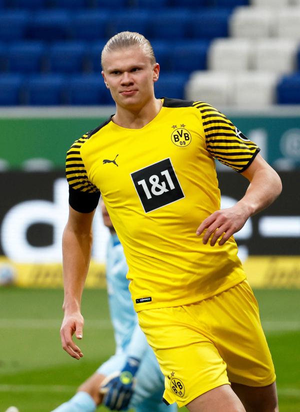 “苏超”夺冠，泰州队景泊羲：爸爸在天上肯定会为我高兴（苏超加冕冠军，泰州队景泊羲：天上的父亲一定会为我高兴）