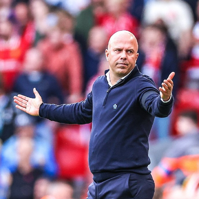 F1实时积分榜：诺里斯领先皮亚斯特里22分，领先维斯塔潘25分（F1最新积分：诺里斯以22分优势压过皮亚斯特里，对维斯塔潘领先25分）