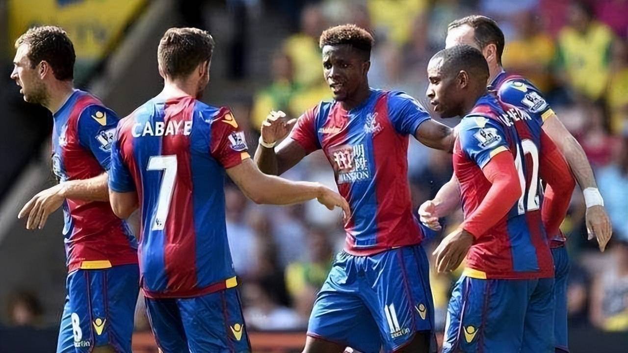 融入巴塞罗那，拉什福德参观巴萨基金会项目与孩子们互动（走进巴塞罗那：拉什福德探访巴萨基金会，与孩子们互动）