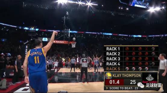 英媒：曼联对多特边锋阿德耶米感兴趣，但球员倾向于加盟阿森纳（英媒称曼联相中多特翼锋阿德耶米，球员更青睐投奔阿森纳）