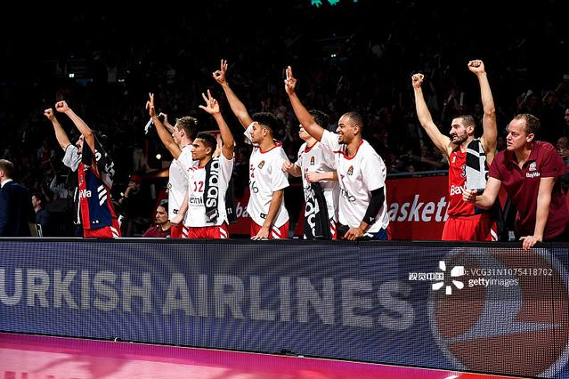 美媒：保罗不太可能签约其他球队，他在更衣室的影响力太大了（美媒：保罗大概率不会转投他队，其更衣室号召力难以替代）