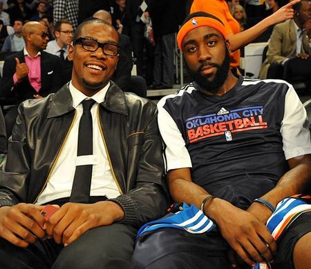 不到24岁！杰伦·约翰逊成为历史上砍下20+15+15最年轻前锋（未满24岁！杰伦·约翰逊成史上最年轻完成20+15+15的前锋）