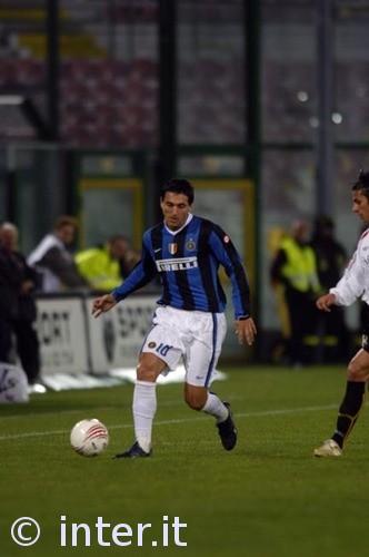 王楚钦拼尽全力，网友：实力差距太大（王楚钦竭尽所能，网友直言：实力悬殊过大）